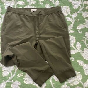 - Goodfellow green joggers men Large